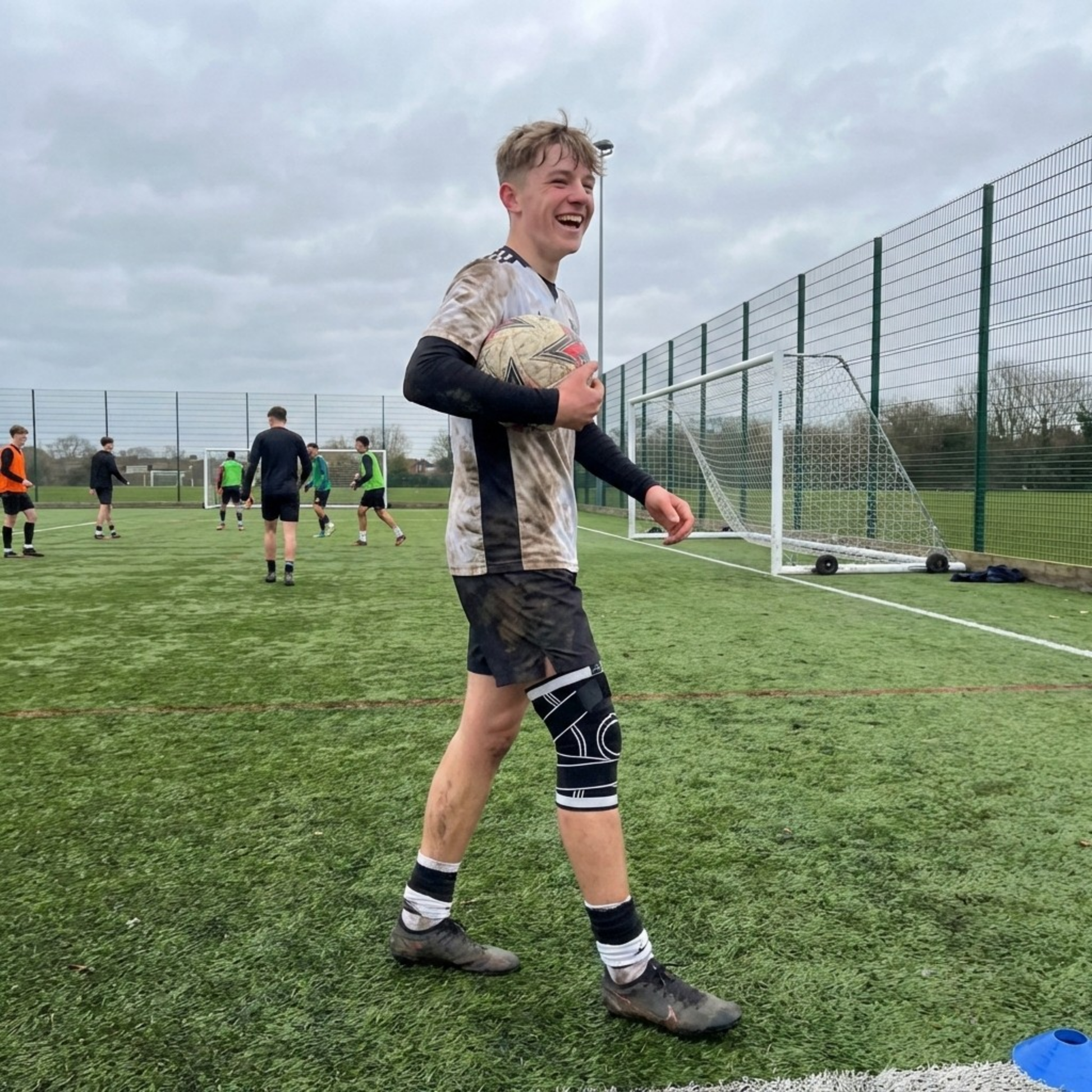 Glovyzone Knee Compression Sleeve - Glovyzone 