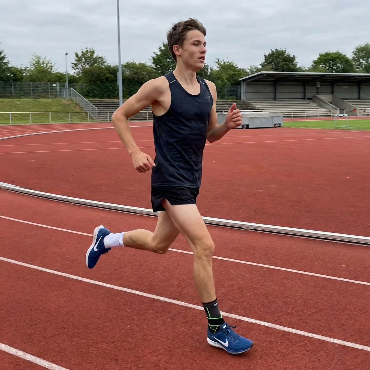 Glovyzone One-Size Ankle Brace